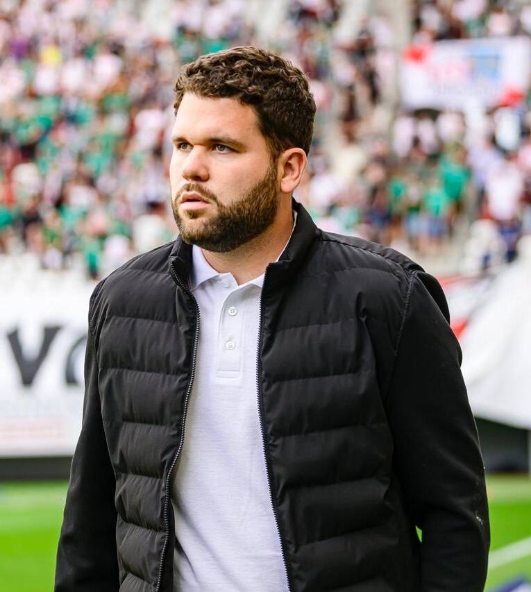 Joven DT paraguayo triunfa en Europa y revela claves de su éxito