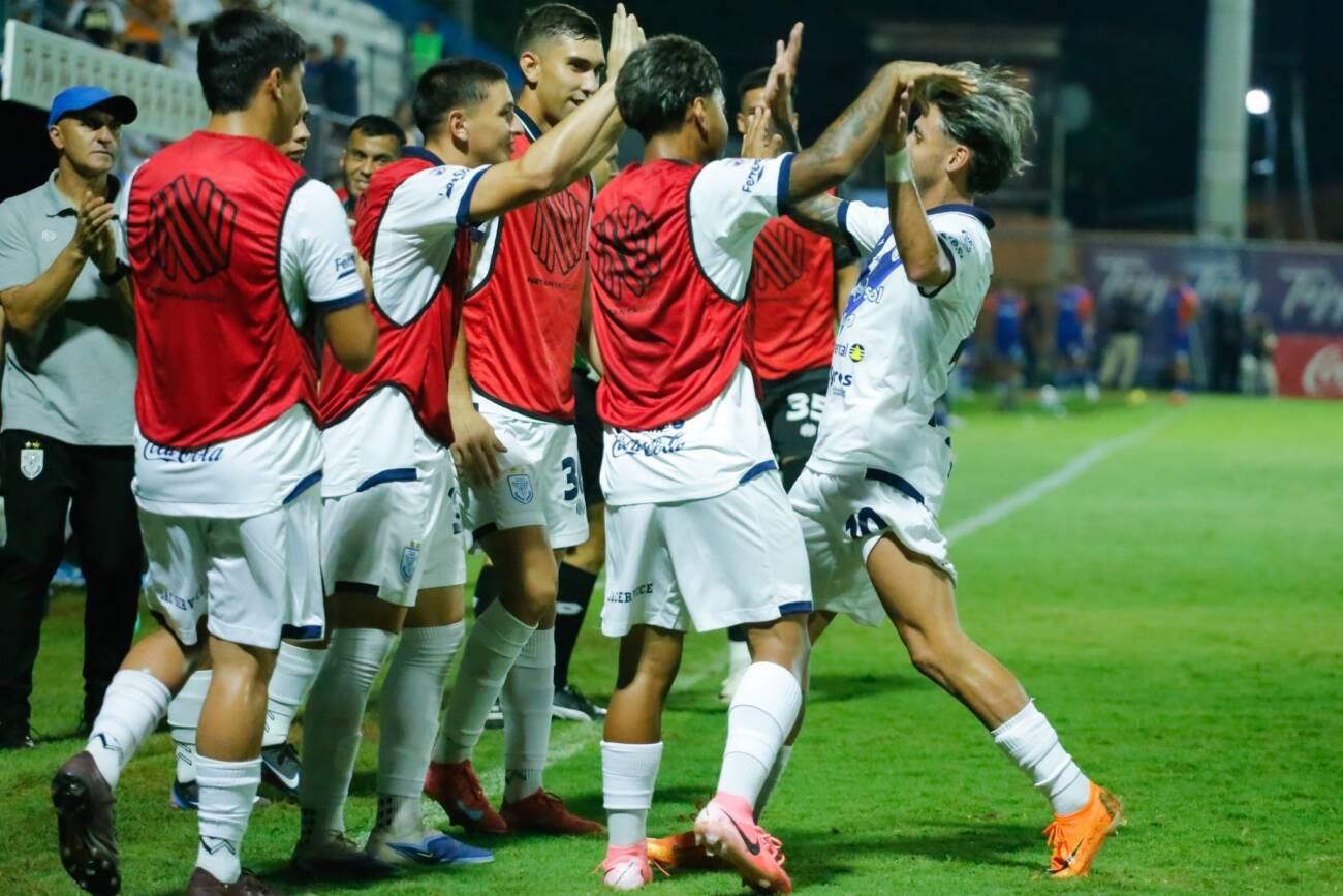 Ameliano Aplasta al 2 de Mayo: ¿Crisis en el Copero?